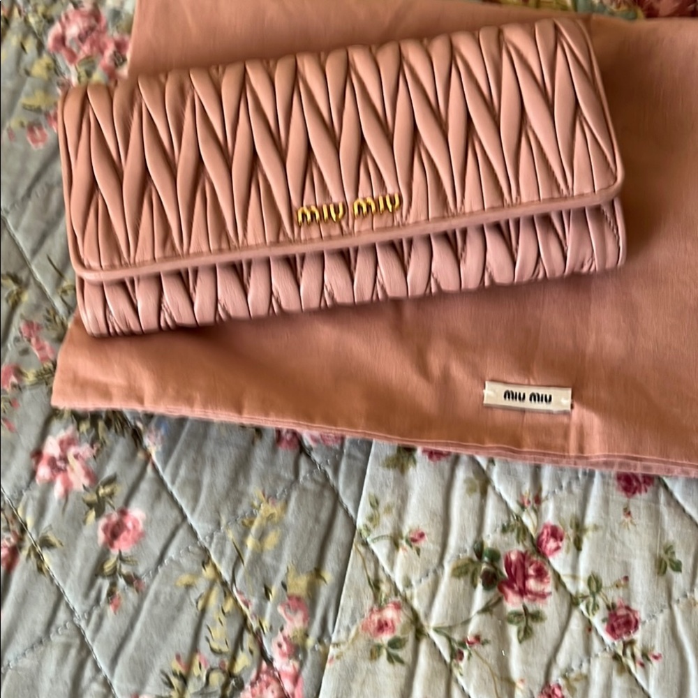 MIU MIU NWOT PINK WALLET - Picture 9 of 10